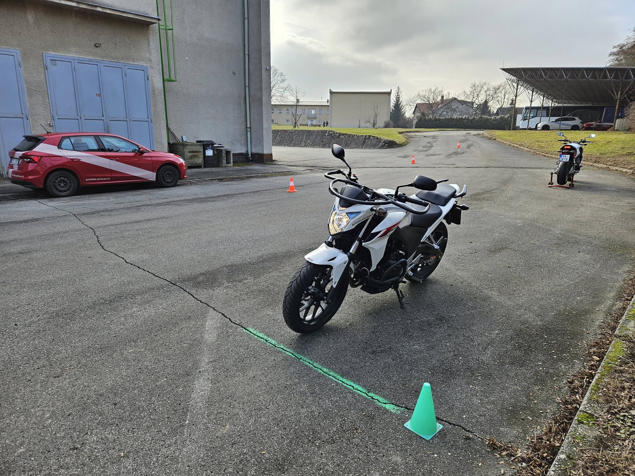 Výcviková motorka autoškoly Vocílka